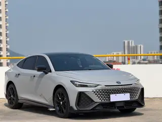 Changan UNI-V 2022 2.0T Веденская версия экстерьер фото 3 Changan UNI-V 2022 2.0T Веденская версия экстерьер фото 3