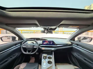 Changan UNI-V 2022 2.0T Веденская версия интерьер фото 16 Changan UNI-V 2022 2.0T Веденская версия интерьер фото 16