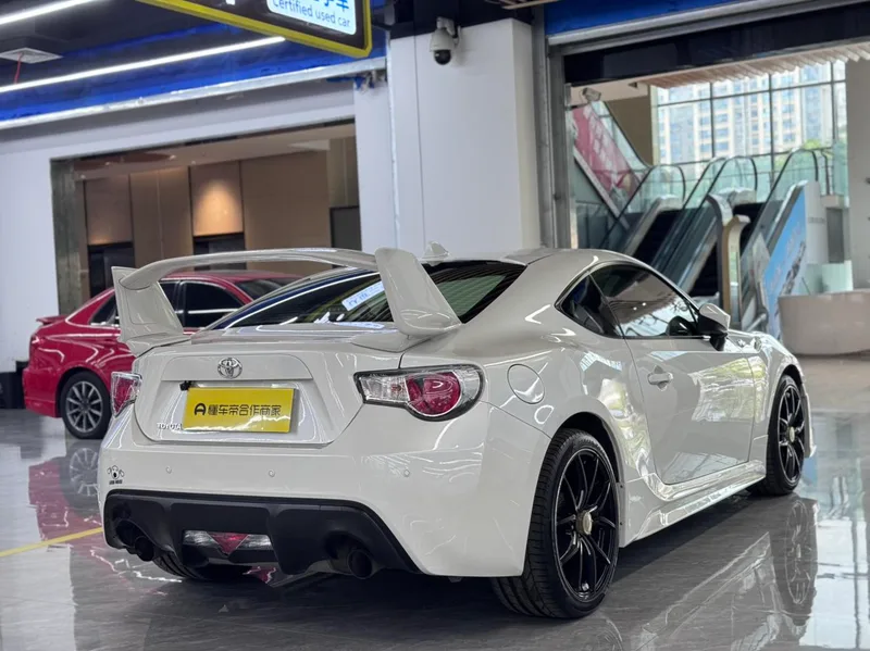 Toyota 86 2013 2.0L Ручной роскошный тип экстерьер фото 3 Toyota 86 2013 2.0L Ручной роскошный тип экстерьер фото 3