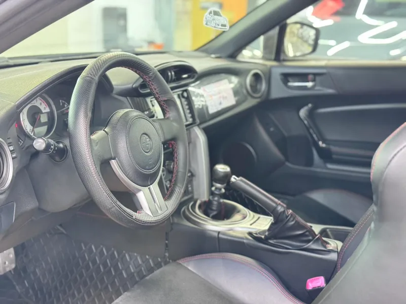 Toyota 86 2013 2.0L Ручной роскошный тип интерьер фото 8 Toyota 86 2013 2.0L Ручной роскошный тип интерьер фото 8