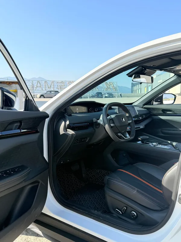 Changan UNI-V 2024 1.5T Premium Trim interior photo 7 Changan UNI-V 2024 1.5T Premium Trim interior photo 7