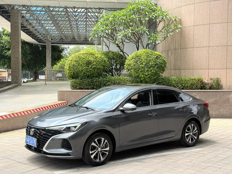 Changan Eado 2021 PLUS Ballena azul NE 1.4T GDI DCT Acabado premium exterior foto 1 Changan Eado 2021 PLUS Ballena azul NE 1.4T GDI DCT Acabado premium exterior foto 1