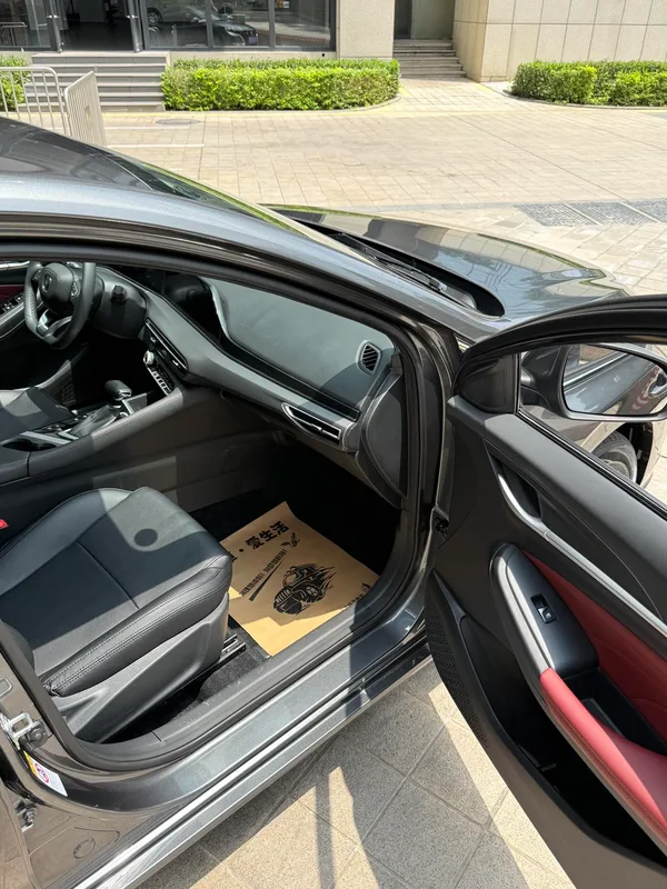 Changan Eado 2021 PLUS Ballena azul NE 1.4T GDI DCT Acabado premium interior foto 8 Changan Eado 2021 PLUS Ballena azul NE 1.4T GDI DCT Acabado premium interior foto 8