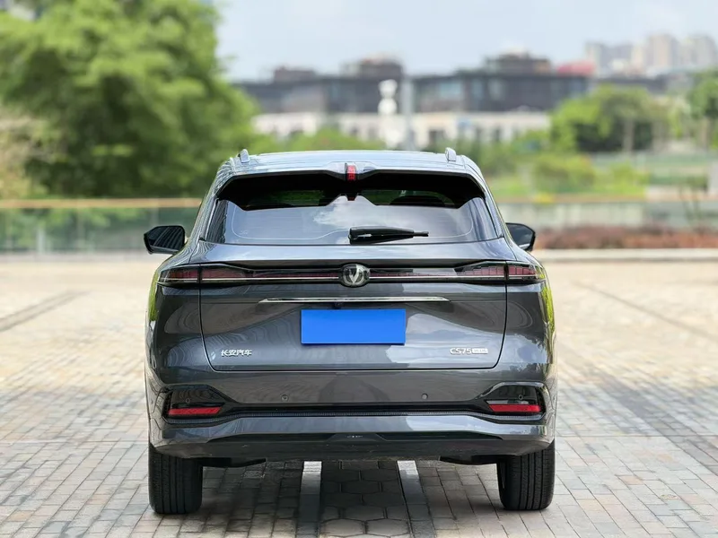 Changan CS75 PLUS 2026 Cuarta generación 1.5T Nuevo buque insignia de Blue Whale Tianshu exterior foto 4 Changan CS75 PLUS 2026 Cuarta generación 1.5T Nuevo buque insignia de Blue Whale Tianshu exterior foto 4