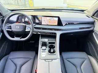 Changan CS75 PLUS 2022 Second generation 1.5T Automatic Deluxe interior photo 7 Changan CS75 PLUS 2022 Second generation 1.5T Automatic Deluxe interior photo 7