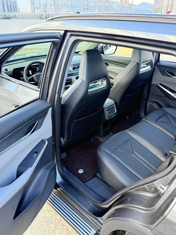 Changan CS75 PLUS 2022 Second generation 1.5T Automatic Deluxe interior photo 9 Changan CS75 PLUS 2022 Second generation 1.5T Automatic Deluxe interior photo 9