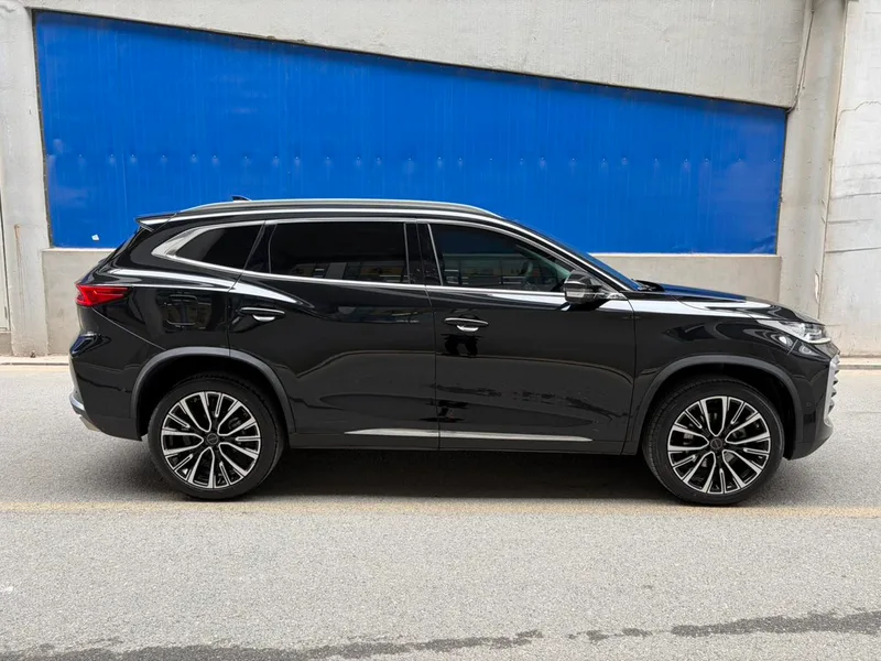 Exeed Lingyun 2021 400T Two-Drive Star Edition exterior photo 4