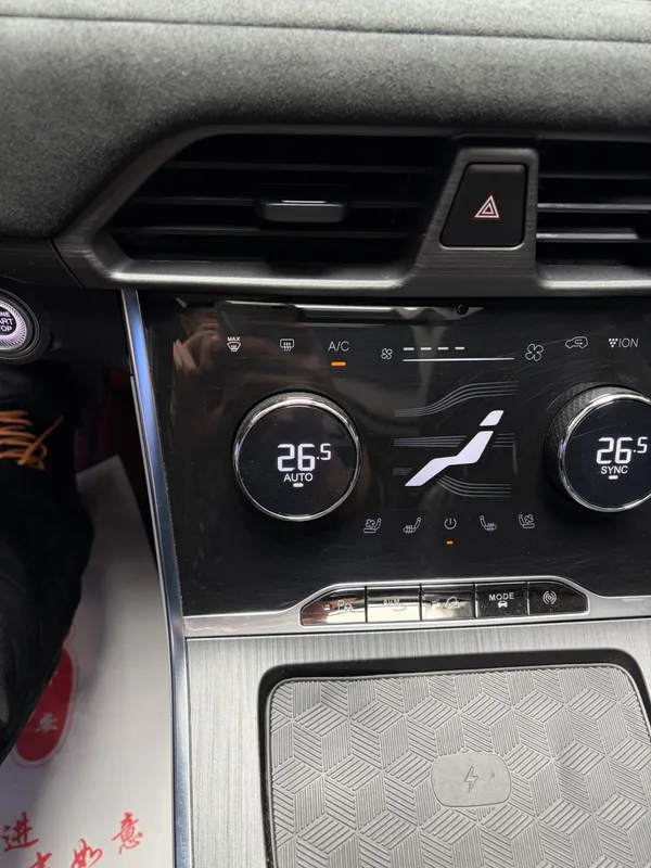 Exeed Lingyun 2021 400T Two-Drive Star Edition interior photo 15