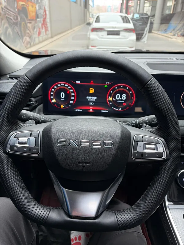 Exeed Lingyun 2021 400T Two-Drive Star Edition interior photo 16