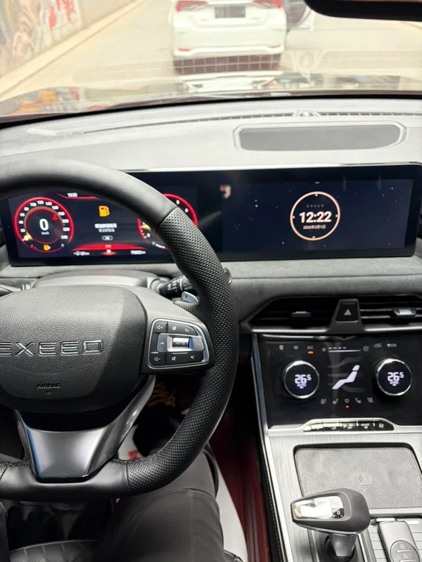 Exeed Lingyun 2021 400T Two-Drive Star Edition interior photo 18
