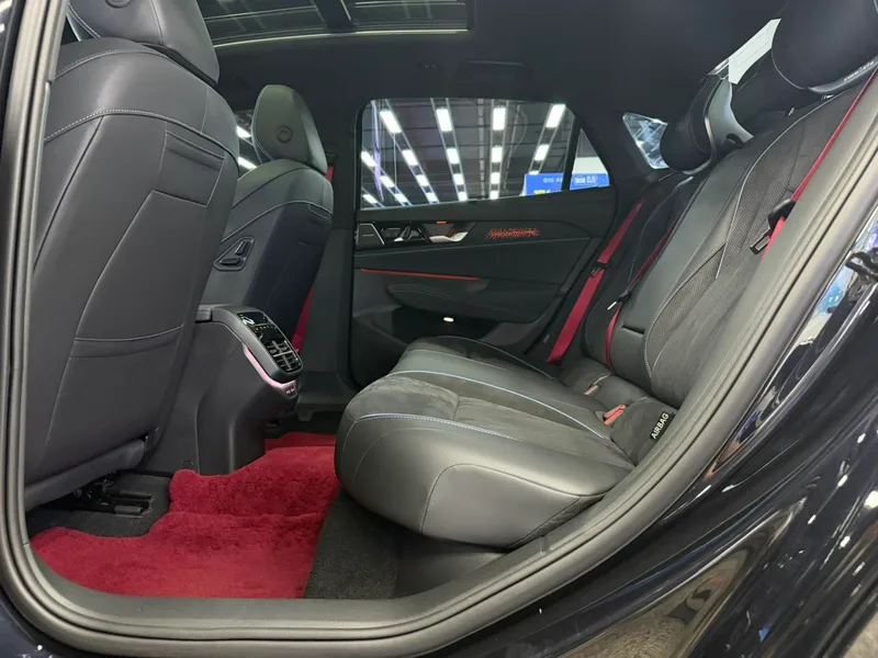 Volkswagen Passat 2026 Pro 380TSI Version Star Dragon intérieur photo 18 Volkswagen Passat 2026 Pro 380TSI Version Star Dragon intérieur photo 18