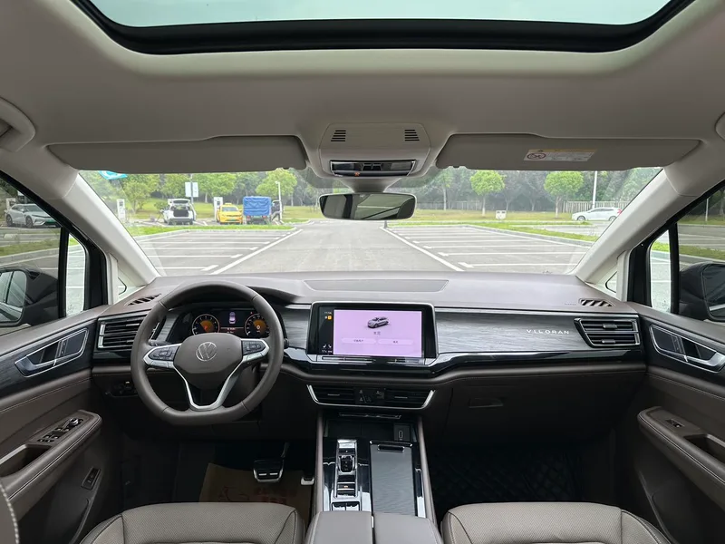 Volkswagen Viloran 2022 380TSI Zunchi версия интерьер фото 11 Volkswagen Viloran 2022 380TSI Zunchi версия интерьер фото 11