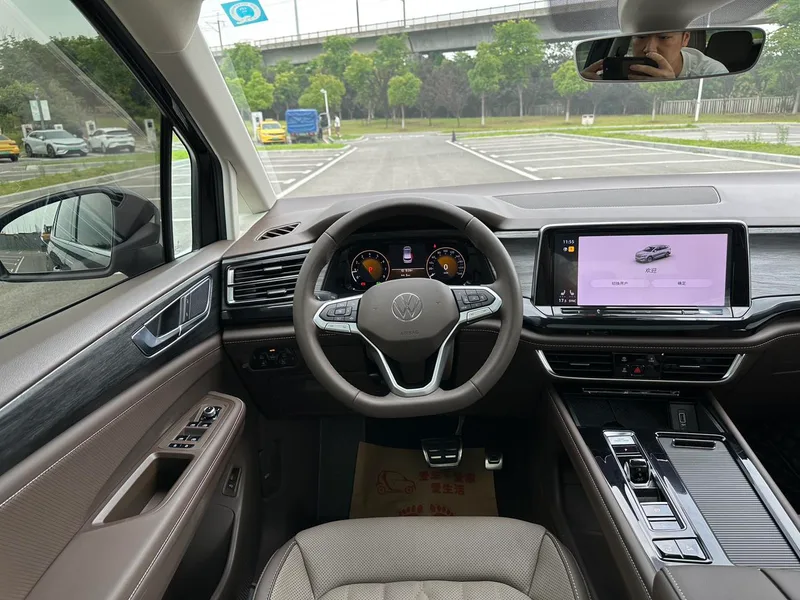 Volkswagen Viloran 2022 380TSI Zunchi версия интерьер фото 17 Volkswagen Viloran 2022 380TSI Zunchi версия интерьер фото 17