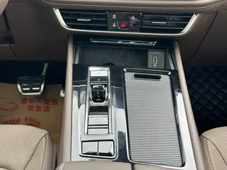 Volkswagen Viloran 2022 380TSI Zunchi версия интерьер фото 19 Volkswagen Viloran 2022 380TSI Zunchi версия интерьер фото 19