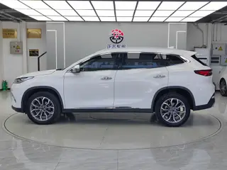 Exeed Lingyun 2020 1.6T Two-Drive Star Edition exterior photo 4