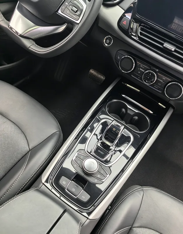 Exeed Lingyun 2020 1.6T Two-Drive Star Edition interior photo 12