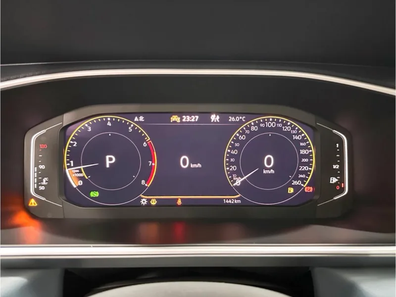 Volkswagen Tharu 2024 300TSI Ежемесячная версия с двумя приводами интерьер фото 10 Volkswagen Tharu 2024 300TSI Ежемесячная версия с двумя приводами интерьер фото 10