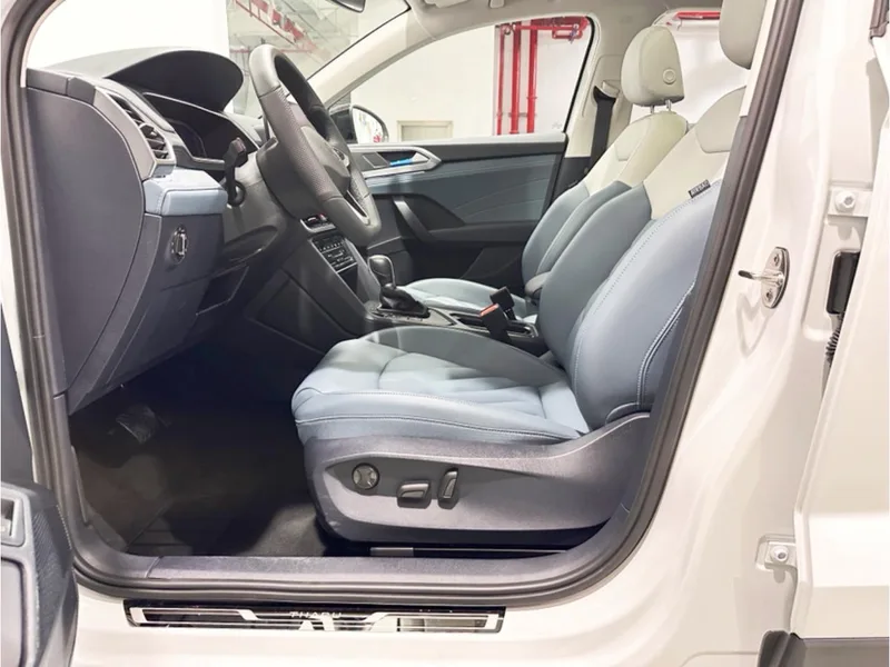 Volkswagen Tharu 2024 300TSI Ежемесячная версия с двумя приводами интерьер фото 12 Volkswagen Tharu 2024 300TSI Ежемесячная версия с двумя приводами интерьер фото 12