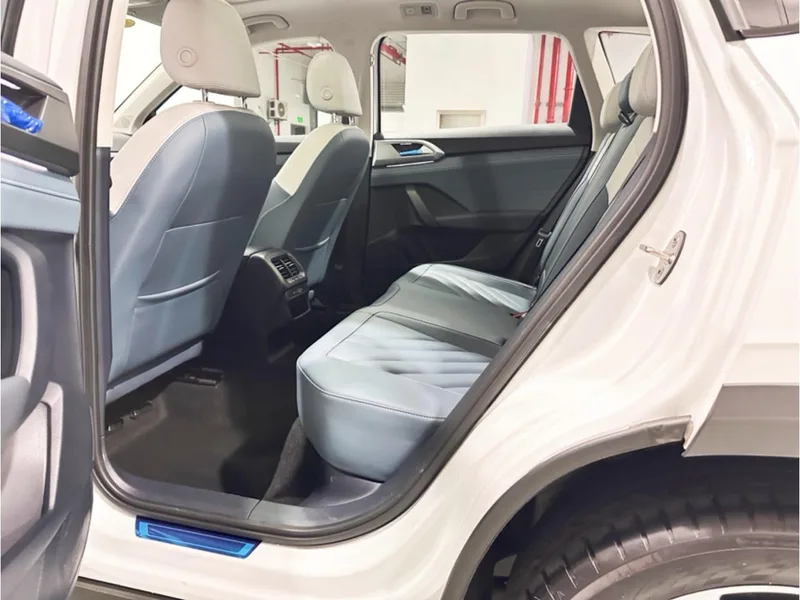 Volkswagen Tharu 2024 300TSI Ежемесячная версия с двумя приводами интерьер фото 13 Volkswagen Tharu 2024 300TSI Ежемесячная версия с двумя приводами интерьер фото 13