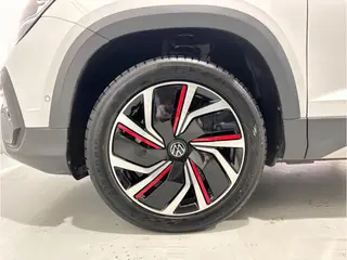 Volkswagen Tharu 2024 300TSI Ежемесячная версия с двумя приводами интерьер фото 14 Volkswagen Tharu 2024 300TSI Ежемесячная версия с двумя приводами интерьер фото 14