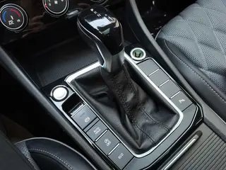 Volkswagen Sagitar 2023 300TSI DSG Version transcendée intérieur photo 17 Volkswagen Sagitar 2023 300TSI DSG Version transcendée intérieur photo 17