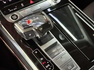 Audi Q8 2024 55 TFSI Deluxe Dynamic interior photo 16 Audi Q8 2024 55 TFSI Deluxe Dynamic interior photo 16