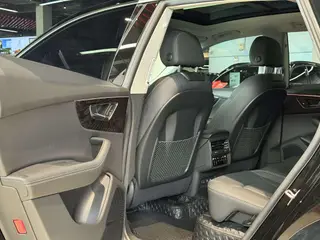 Audi Q8 2024 55 TFSI Deluxe Dynamic interior photo 17 Audi Q8 2024 55 TFSI Deluxe Dynamic interior photo 17