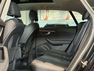 Audi Q8 2024 55 TFSI Deluxe Dynamic interior photo 19 Audi Q8 2024 55 TFSI Deluxe Dynamic interior photo 19