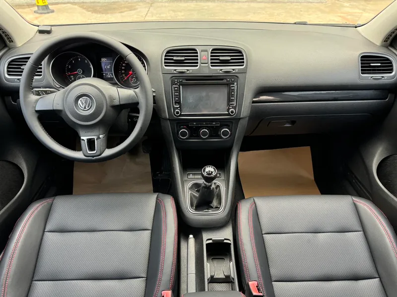 Volkswagen Golf 2012 1.6 Manual Comfort exterior photo 8 Volkswagen Golf 2012 1.6 Manual Comfort exterior photo 8