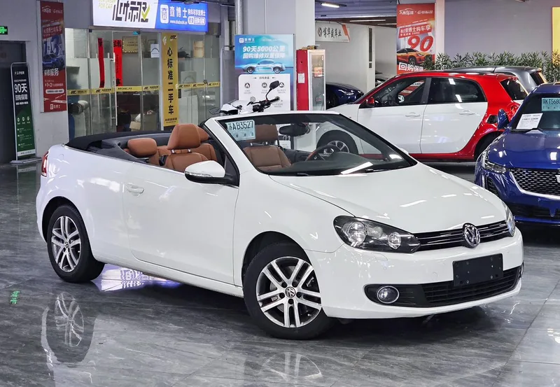 Volkswagen Golf 2012 1.4TSI Confortable décapotable extérieur photo 2 Volkswagen Golf 2012 1.4TSI Confortable décapotable extérieur photo 2