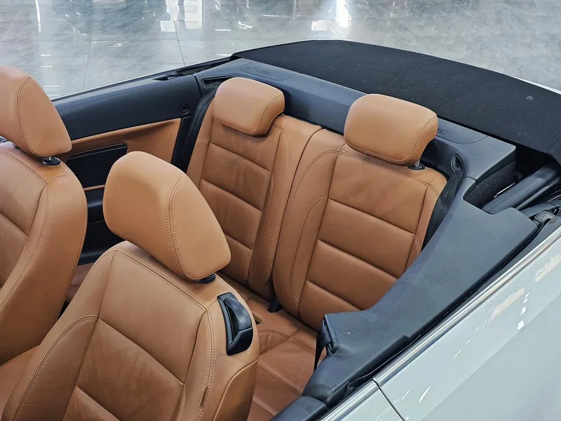 Volkswagen Golf 2012 1.4TSI Confortable décapotable intérieur photo 15 Volkswagen Golf 2012 1.4TSI Confortable décapotable intérieur photo 15