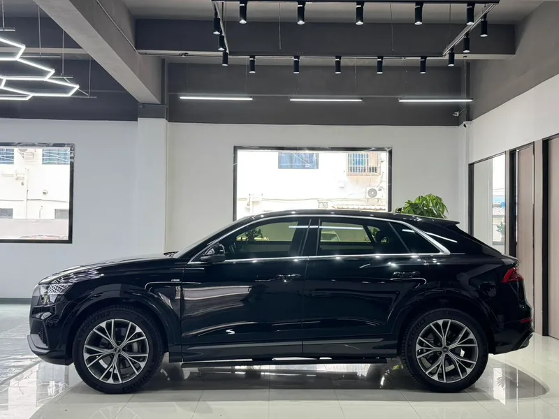 Audi Q8 2024 55 TFSI Deluxe Dynamic exterior photo 3 Audi Q8 2024 55 TFSI Deluxe Dynamic exterior photo 3