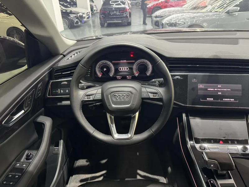 Audi Q8 2024 55 TFSI Deluxe Dynamic interior photo 7 Audi Q8 2024 55 TFSI Deluxe Dynamic interior photo 7