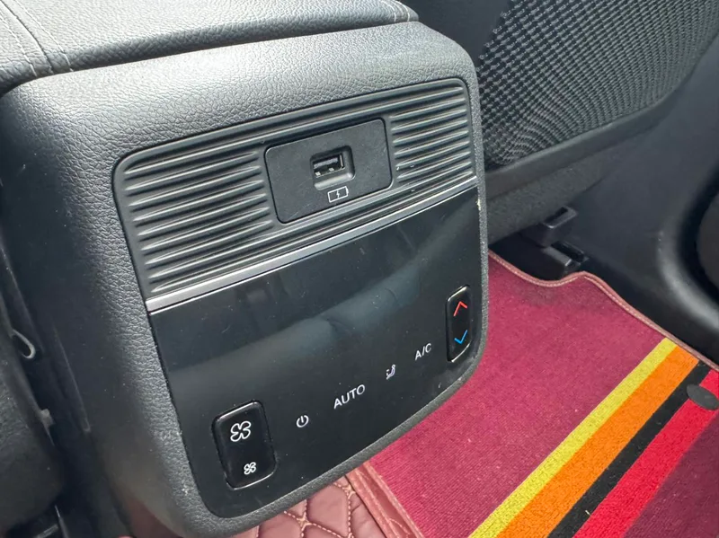 Exeed VX 2021 400T Four-wheel drive star shine Pro version interior photo 15 Exeed VX 2021 400T Four-wheel drive star shine Pro version interior photo 15