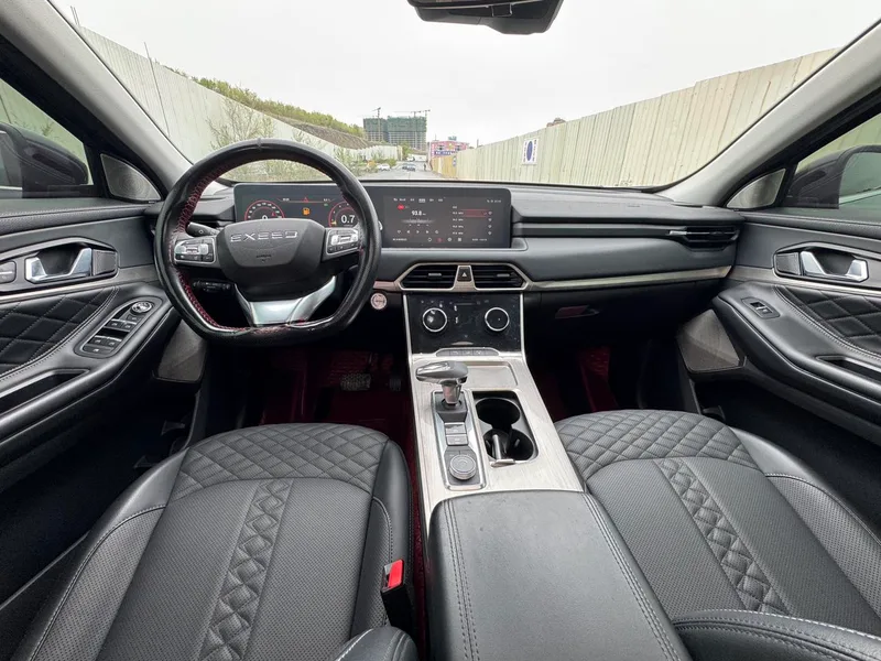 Exeed Lingyun 2021 400T Two-Drive Star Edition interior photo 6 Exeed Lingyun 2021 400T Two-Drive Star Edition interior photo 6