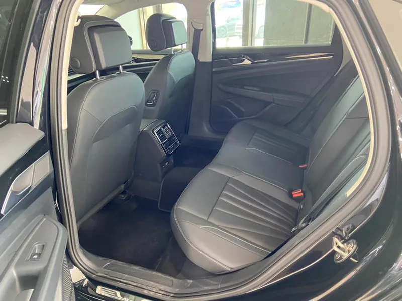 Volkswagen Passat 2025 Pro 380TSI Edición Starry Sky Dragon interior foto 13 Volkswagen Passat 2025 Pro 380TSI Edición Starry Sky Dragon interior foto 13