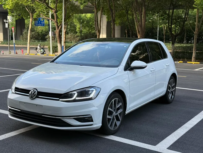 Volkswagen Golf 2019 280TSI DSG Luxury type Country VI exterior photo 1 Volkswagen Golf 2019 280TSI DSG Luxury type Country VI exterior photo 1