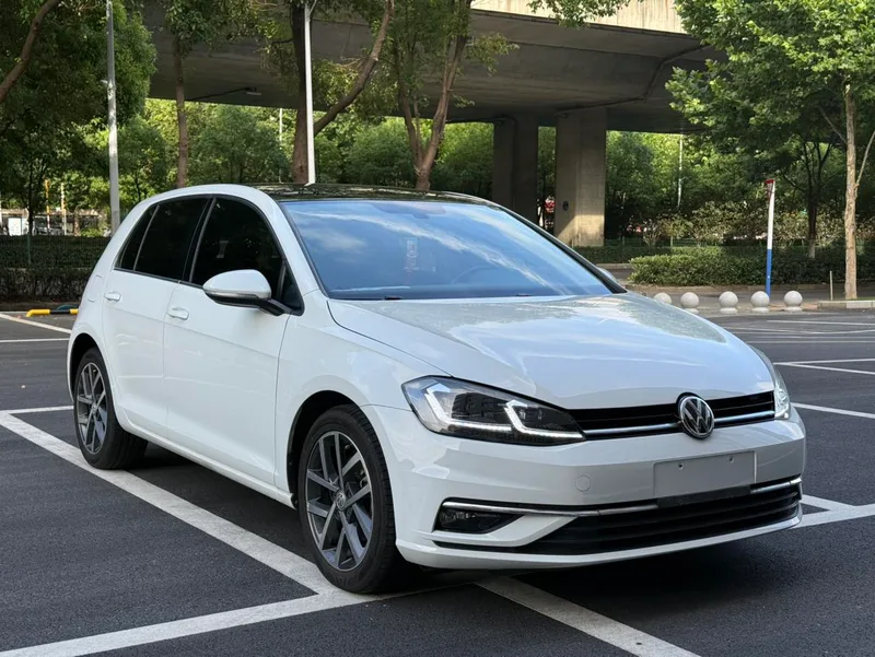 Volkswagen Golf 2019 280TSI DSG Luxury type Country VI exterior photo 3 Volkswagen Golf 2019 280TSI DSG Luxury type Country VI exterior photo 3