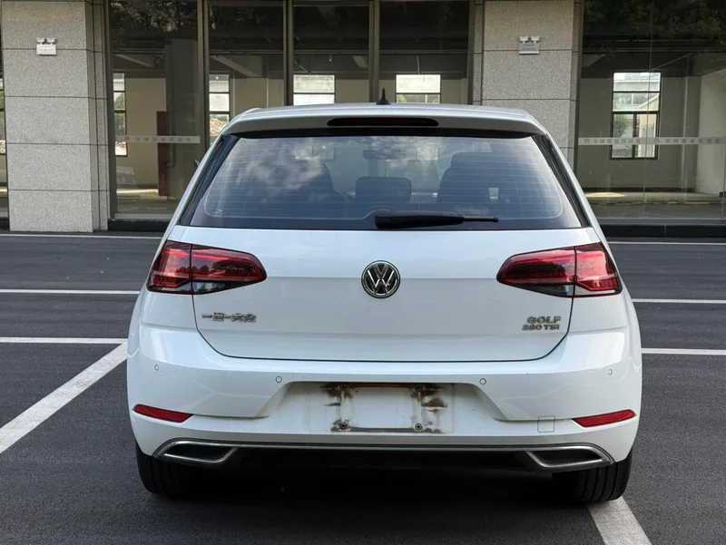 Volkswagen Golf 2019 280TSI DSG Luxury type Country VI interior photo 12 Volkswagen Golf 2019 280TSI DSG Luxury type Country VI interior photo 12