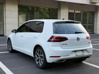 Volkswagen Golf 2019 280TSI DSG Luxury type Country VI interior photo 13 Volkswagen Golf 2019 280TSI DSG Luxury type Country VI interior photo 13