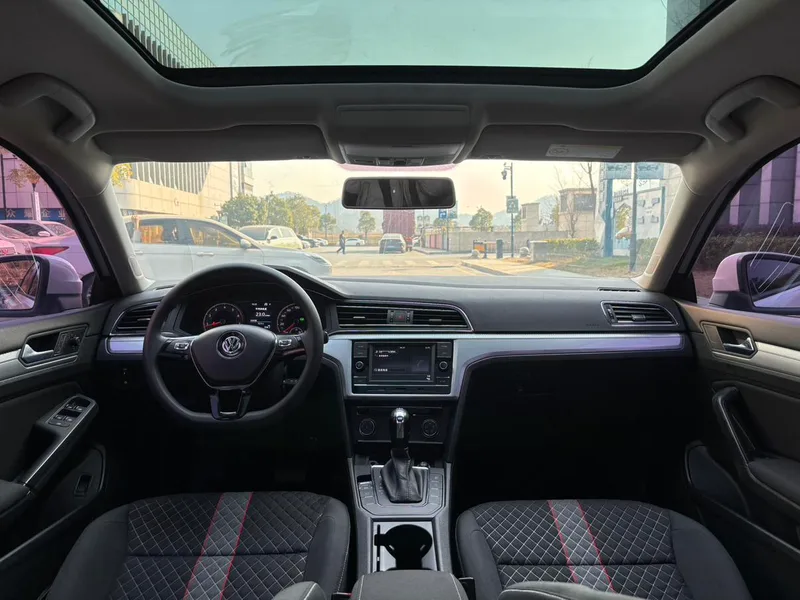 Volkswagen Lamando 2019 230TSI DSG Édition Vision État VI extérieur photo 5 Volkswagen Lamando 2019 230TSI DSG Édition Vision État VI extérieur photo 5