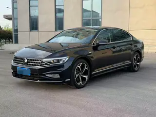 Volkswagen Magotan 2023 200 Десять тысяч памятных изданий 330TSI DSG Лидирующий