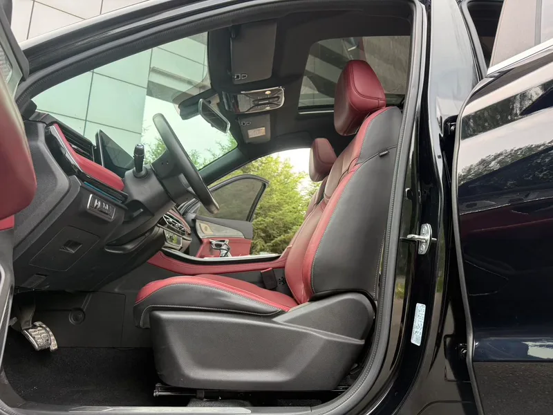 Jetour X70 PLUS 2023 1.5T DCT Brave PLUS 5 Siège intérieur photo 11 Jetour X70 PLUS 2023 1.5T DCT Brave PLUS 5 Siège intérieur photo 11