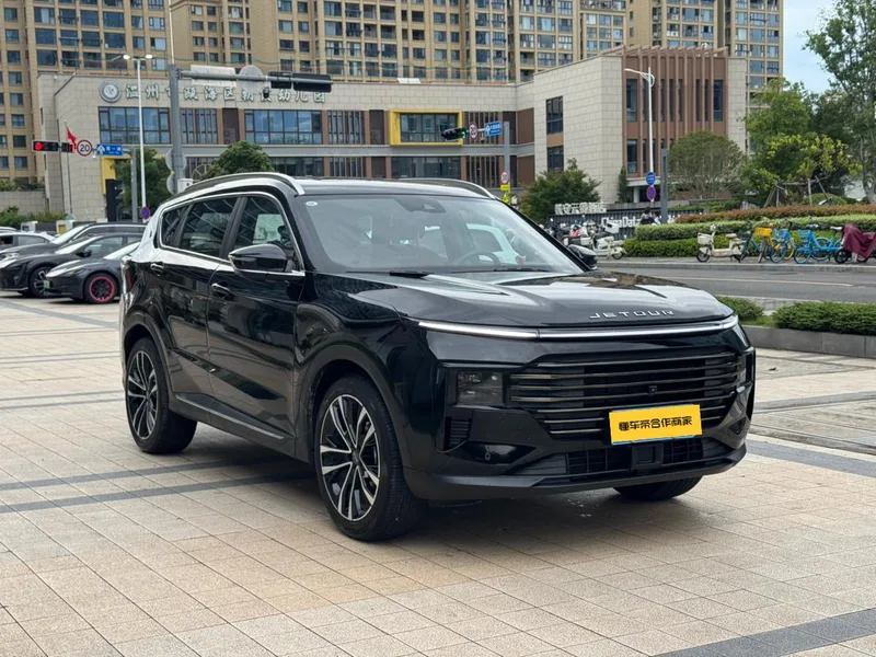 Jetour X70 PLUS 2025 1.5T 7DCT Флагманская версия 7 Кресло экстерьер фото 3 Jetour X70 PLUS 2025 1.5T 7DCT Флагманская версия 7 Кресло экстерьер фото 3