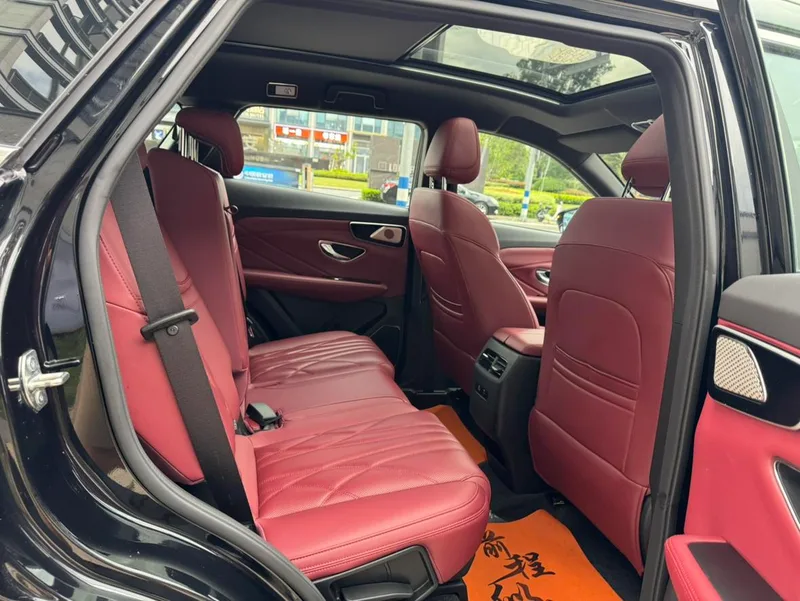 Jetour X70 PLUS 2025 1.5T 7DCT Флагманская версия 7 Кресло интерьер фото 8 Jetour X70 PLUS 2025 1.5T 7DCT Флагманская версия 7 Кресло интерьер фото 8