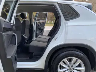 Volkswagen Tayron 2020 280TSI Удобная версия интерьер фото 16 Volkswagen Tayron 2020 280TSI Удобная версия интерьер фото 16
