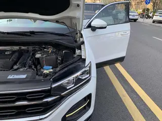 Volkswagen Tayron 2020 280TSI Удобная версия интерьер фото 18 Volkswagen Tayron 2020 280TSI Удобная версия интерьер фото 18