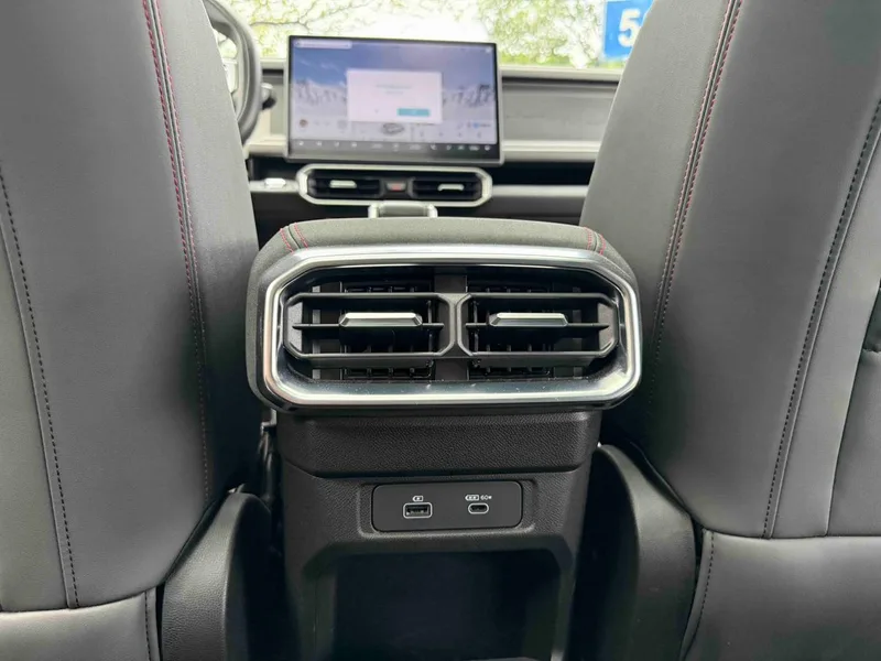 Jetour T2 2023 1.5TD Two-wheel drive Discover PRO interior photo 19 Jetour T2 2023 1.5TD Two-wheel drive Discover PRO interior photo 19