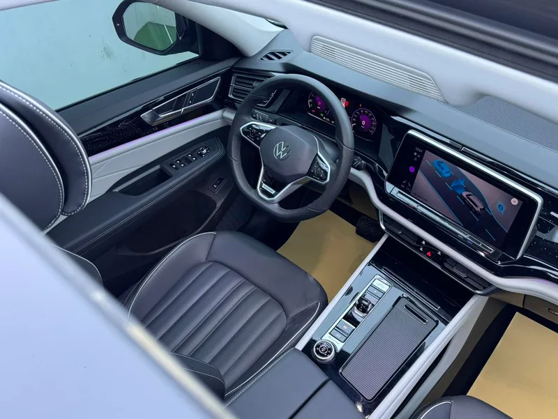 Volkswagen Teramont 2023 380TSI Version de luxe exclusive à quatre roues motrices extérieur photo 10 Volkswagen Teramont 2023 380TSI Version de luxe exclusive à quatre roues motrices extérieur photo 10