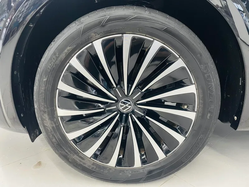 Volkswagen Viloran 2022 380TSI Acabado premium exterior foto 3